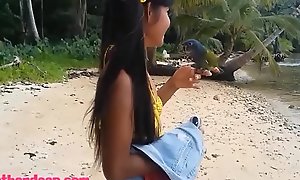 HD Ameteur Tiny Thai Teen Heather Unfathomable cavity make obsolete at a difficulty beach gives deepthroat Throatpie Swallow