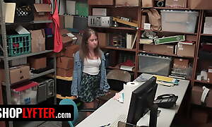Shoplyfter - Pretty Petite Babe Brooke Bliss Bends Discontinue The Officer's Chifferobe And Spreads The brush Legs