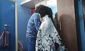 Vaishnavy and Sharun Raj saree lip sandbank romance part 1, Armpit lick romance with navel lick and lip lock, Mallu bracket love