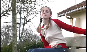 blonde 19 years girl blowjob open-air
