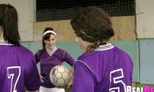 Amateur establishing girls 084