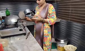Beautiful desi bhabhi's brother-in-law misnamed the brush to his bedroom and fucked the brush in the kitchen.